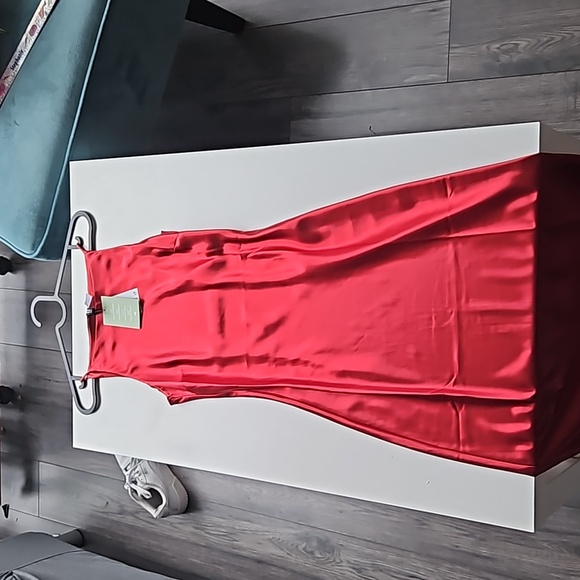 H&M Midi Dress with Sheen in Red - New with Tags (NWT) - Picture 4 of 12